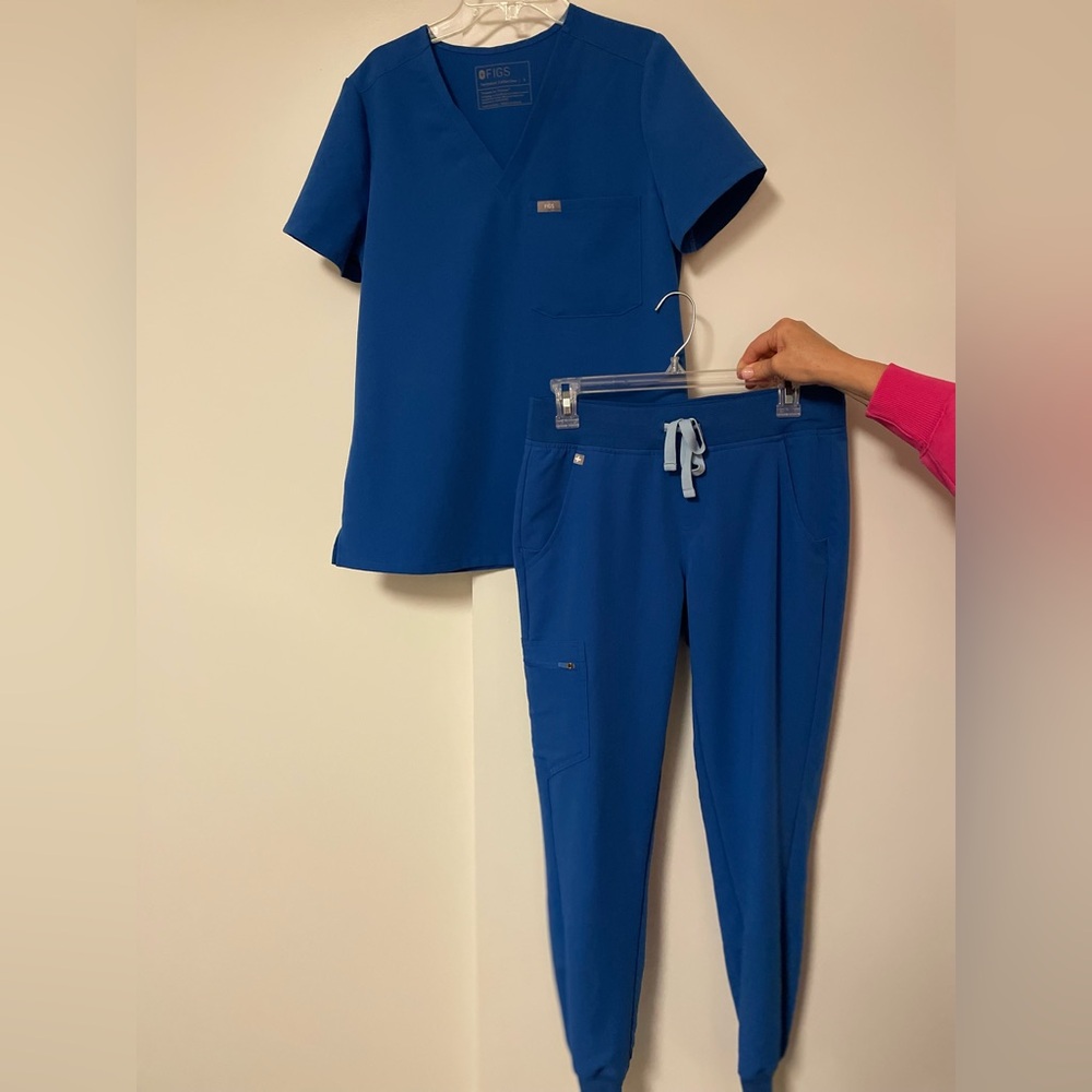 FIGS Set. Catarina Top and Zamora Bottoms. Size Small. Blue